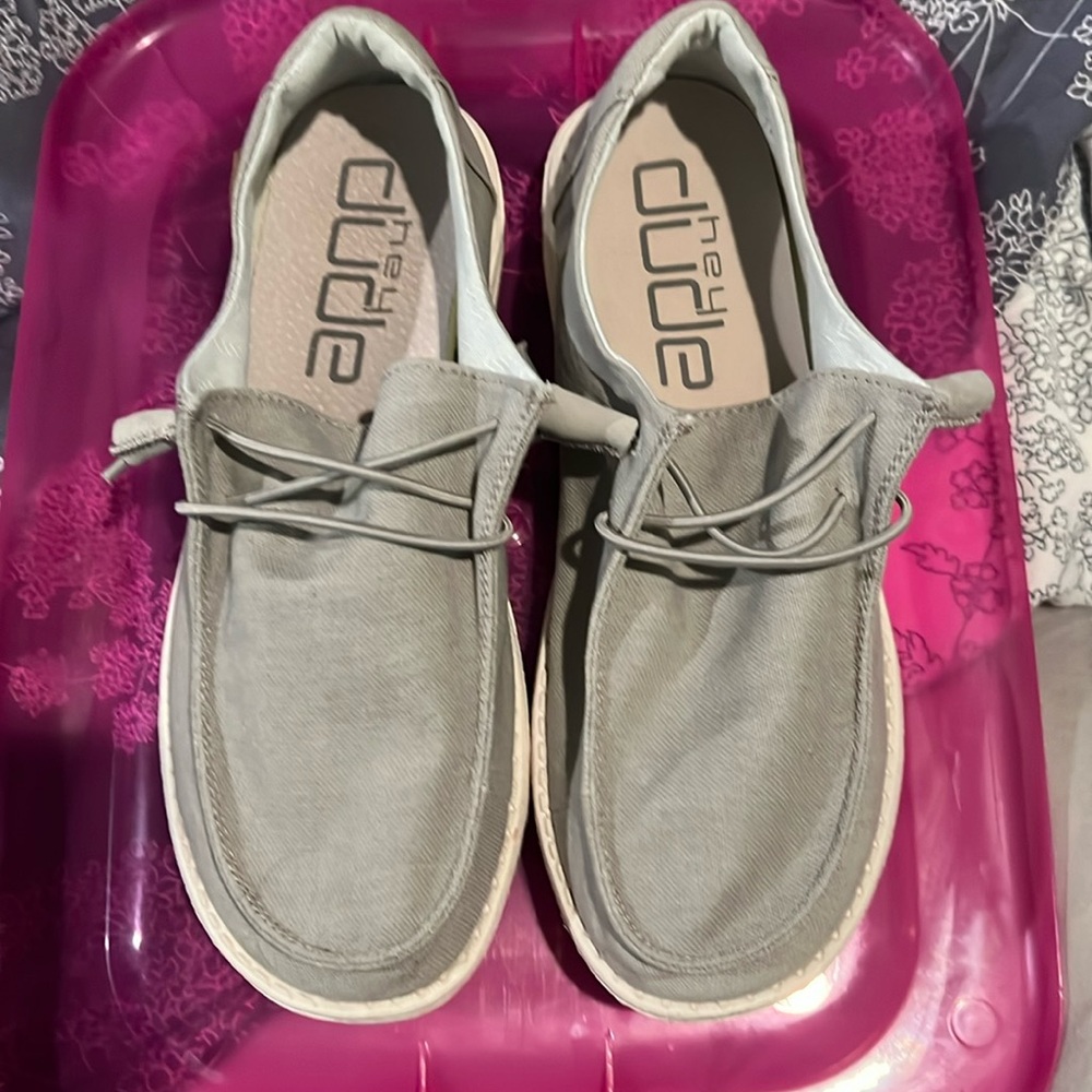Hey Dude size 8 women’s mocassins.